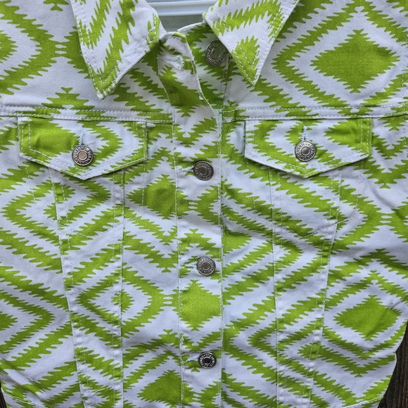 Cristal Vogue Green and White Geometric Vest Girls Size M - Picture 8 of 15